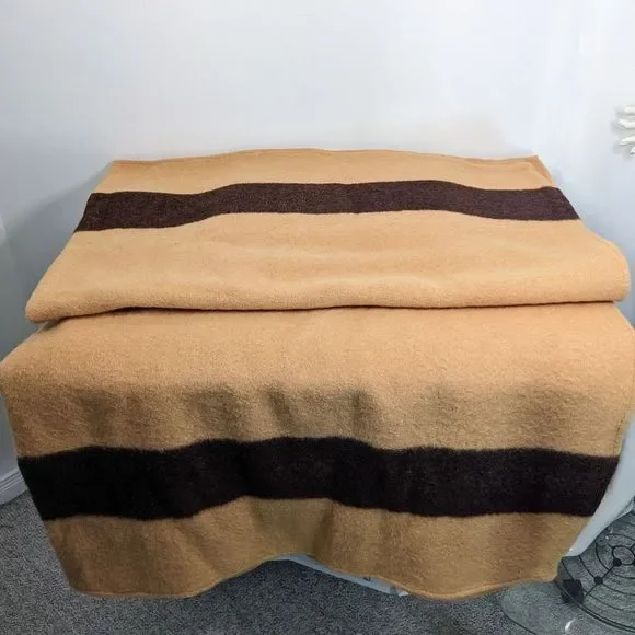 Hudson's bay 4 point blanket brown and tan, double bed, The Hudson Bay company - Picture 6 of 6